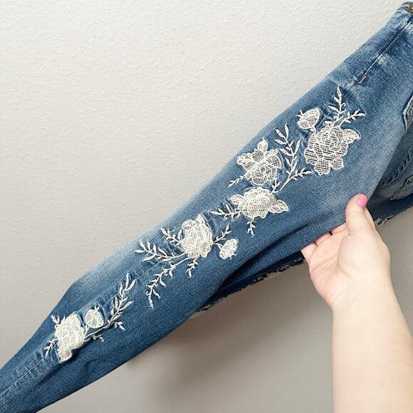 Kut from the Kloth Skinny Crochet Lace Floral Blue Jeans Women’s Size 4 - Picture 7 of 12